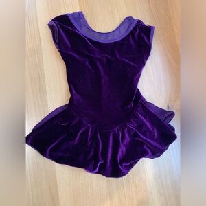 Velvet figure skating/dance dress - size M (girls 4/5T)